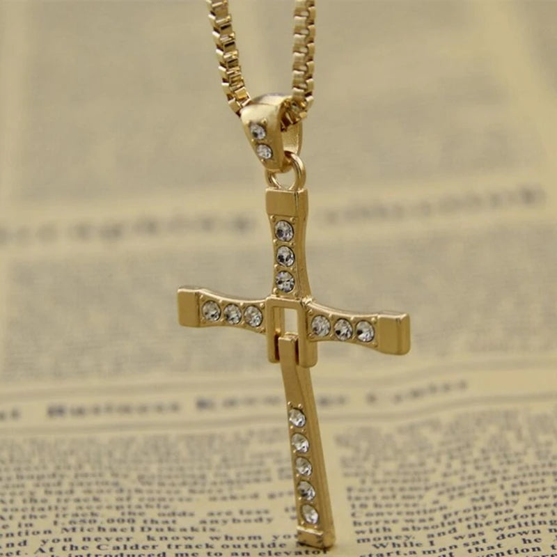 Collier Pendentif Fast and Furious Dominic Toretto en Forme de Croix - Cristal Unisexe