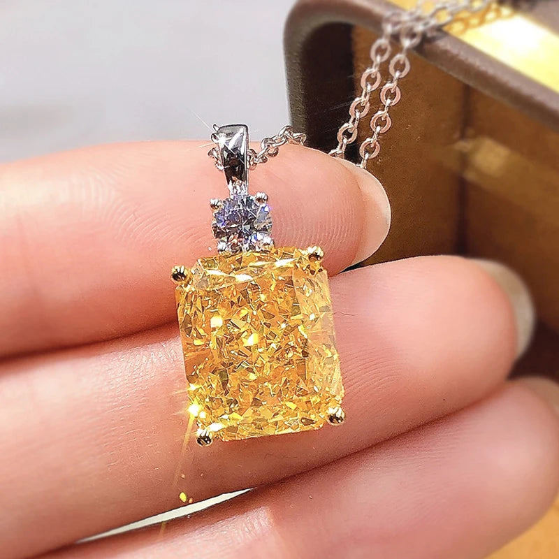 Collier Pendentif Carré Zircone Cubique Jaune - Bijou Femme Élégant