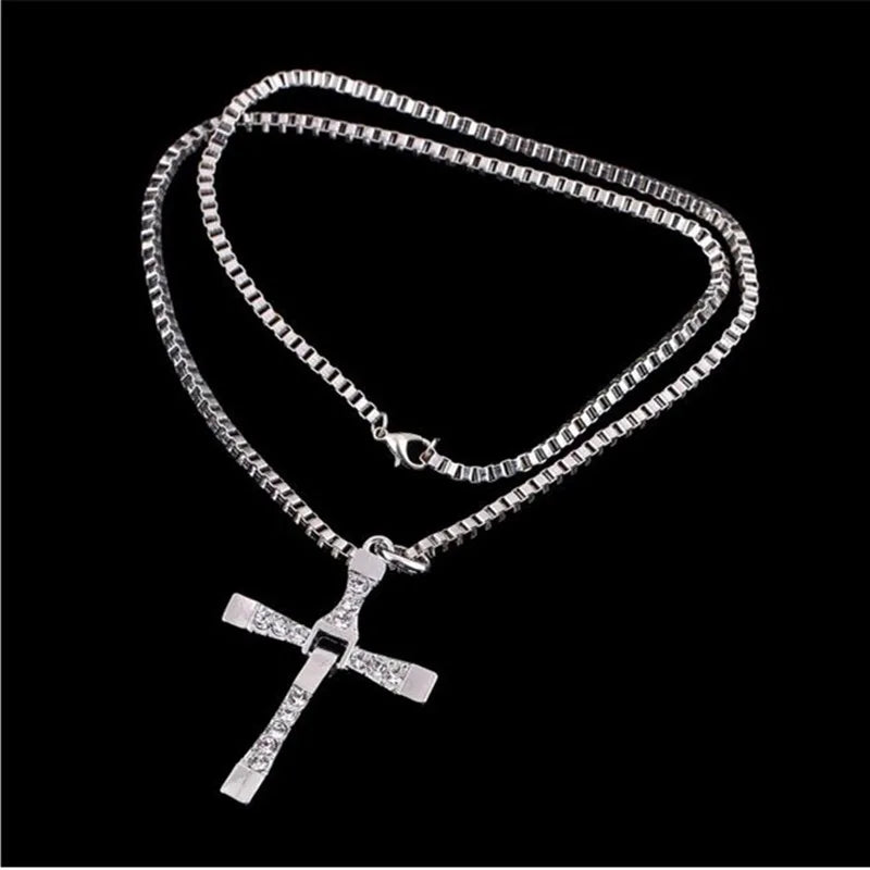 Collier Pendentif Fast and Furious Dominic Toretto en Forme de Croix - Cristal Unisexe