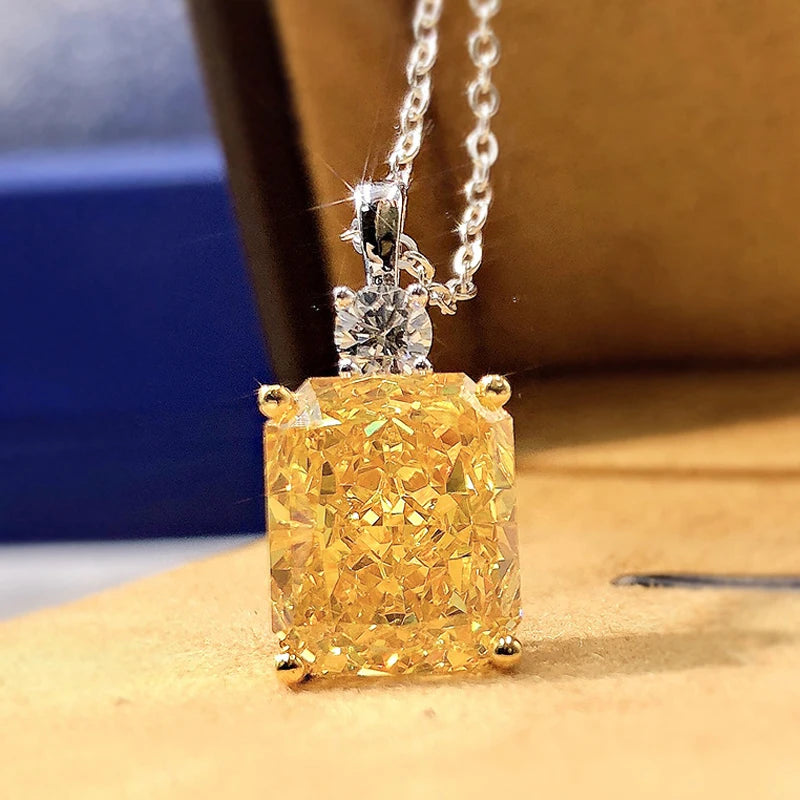 Collier Pendentif Carré Zircone Cubique Jaune - Bijou Femme Élégant