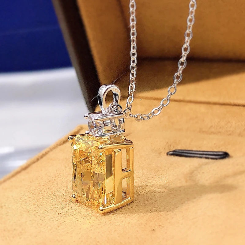 Collier Pendentif Carré Zircone Cubique Jaune - Bijou Femme Élégant