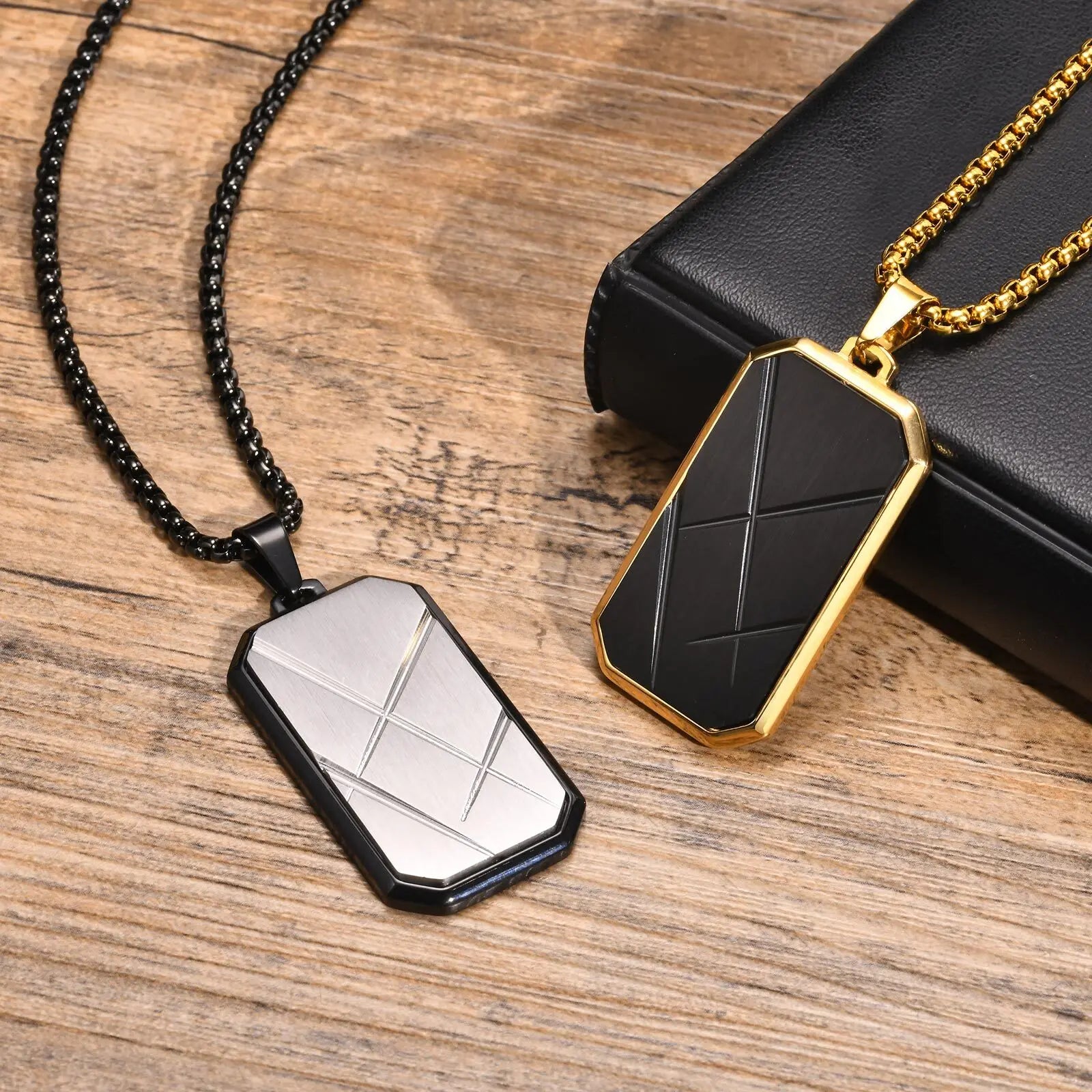 Collier Élégant Étiquette Chien Homme - Pendentif Carré Acier Inoxydable Punk