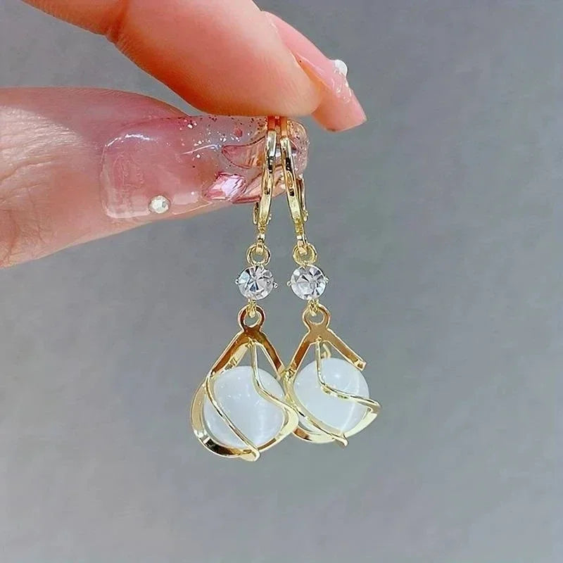 Boucles d'Oreilles Femmes Pendantes Vintage Dorées Goutte d'Eau - Bijou Femme Tendance