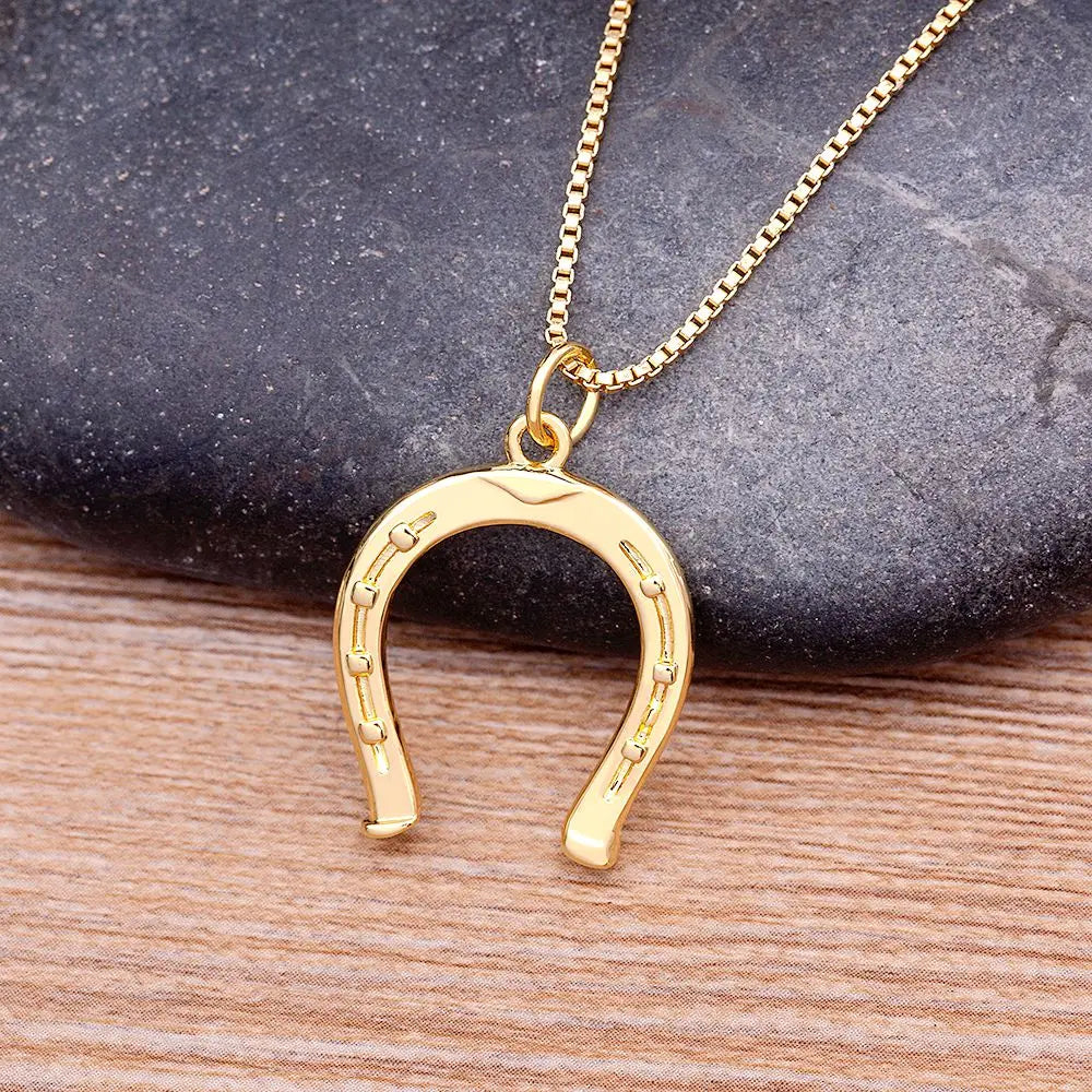 Collier Pendentif Fer à Cheval Porte-Bonheur - Bijou Femme Élégant
