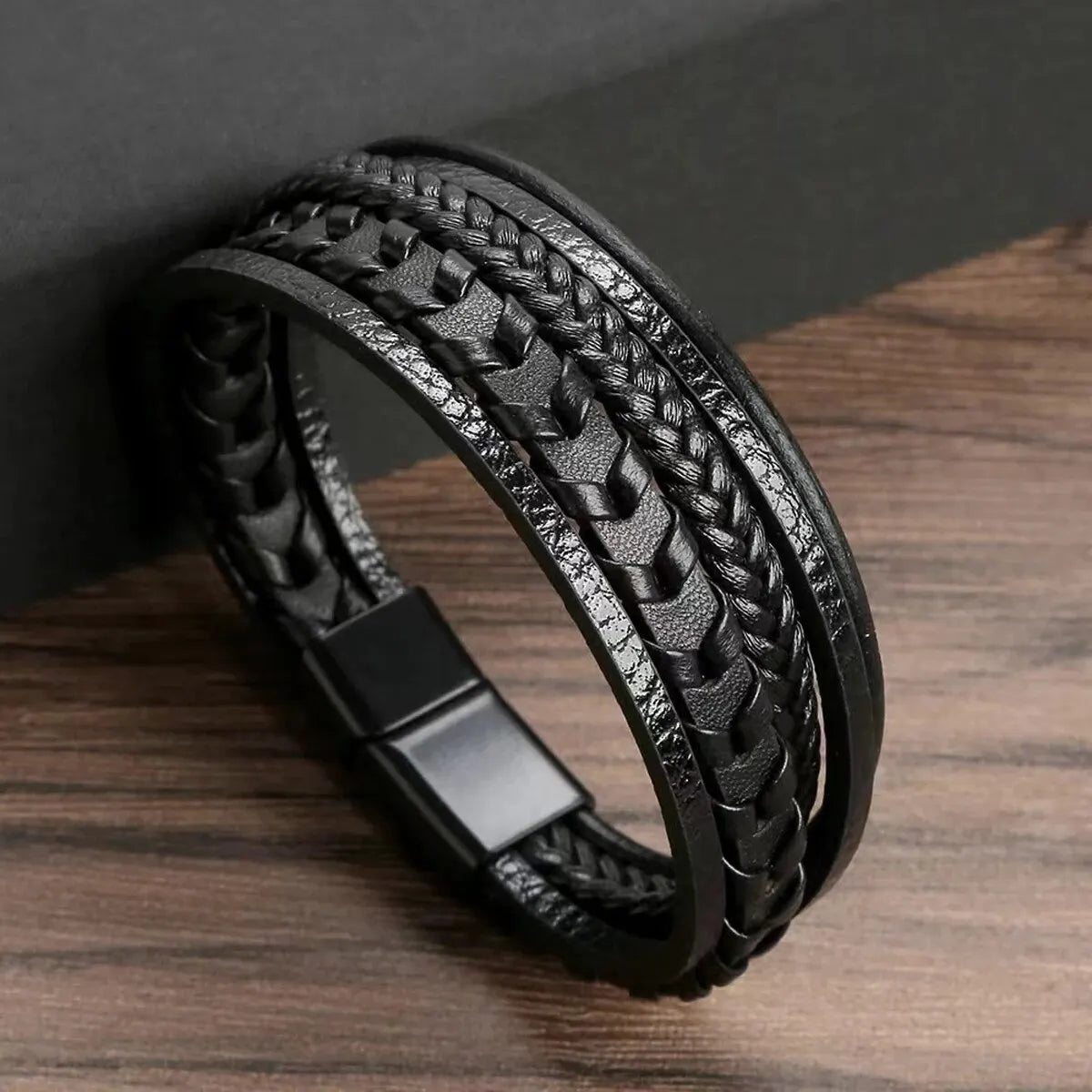 Bracelet Multicouche Vintage Corde Cuir Tressé Boucle Magnétique Homme
