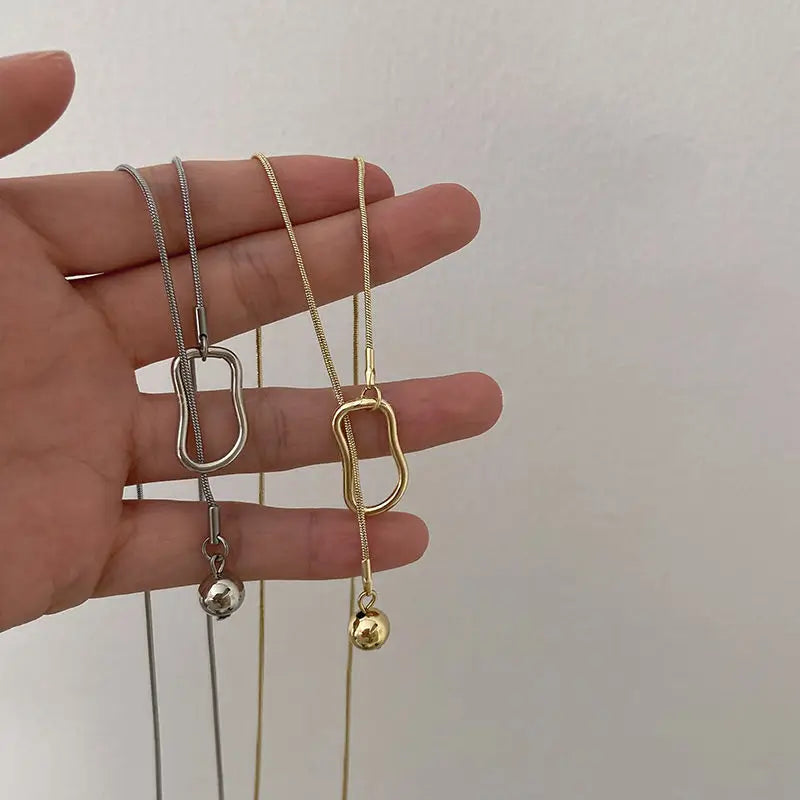 Collier Long Chaîne Pendentif Géométrique Ajouré - Bijou Femme Tendance
