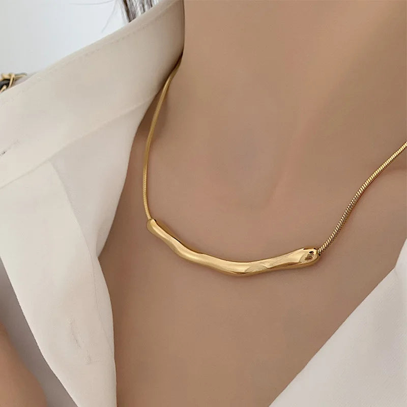 Collier Femme Court Chaîne Clavicule Acier Inoxydable Doré - Bijou Femme Minimaliste