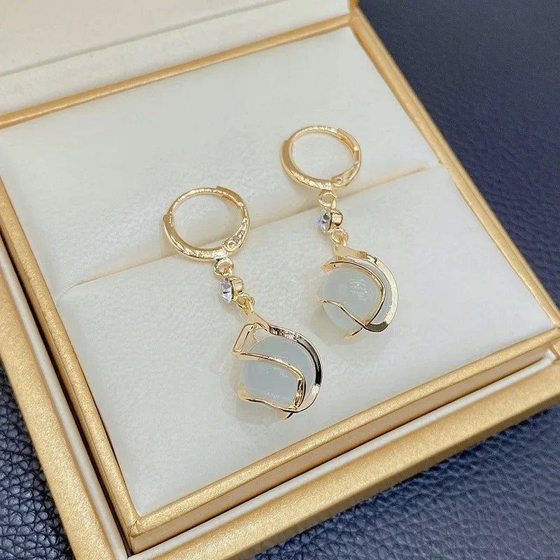 Boucles d'Oreilles Femmes Pendantes Vintage Dorées Goutte d'Eau - Bijou Femme Tendance