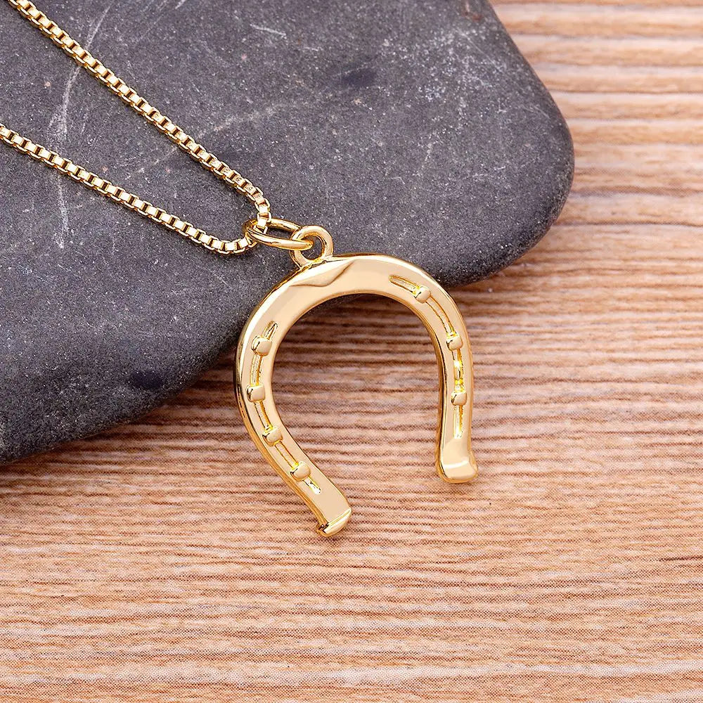 Collier Pendentif Fer à Cheval Porte-Bonheur - Bijou Femme Élégant