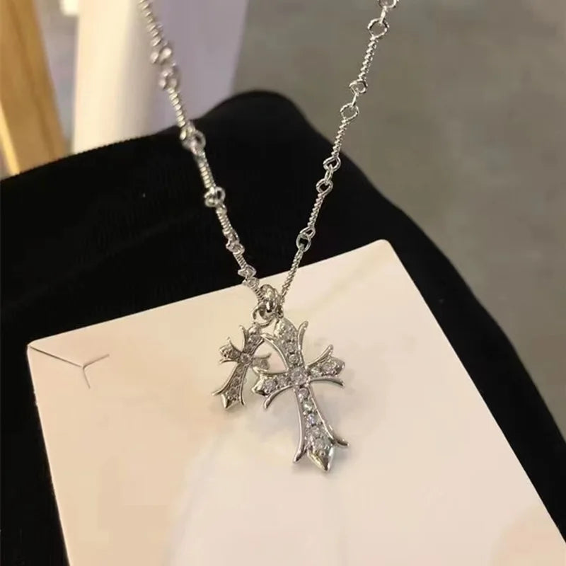 Collier Pendentif Double Croix Vintage - Bijou Unisexe Grunge