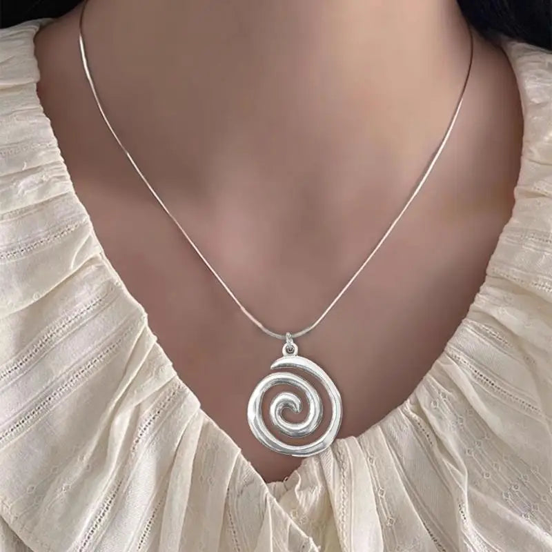 Collier Pendentif Cercle Rond Chaîne Clavicule Ajustable - Bijou Femme Élégant