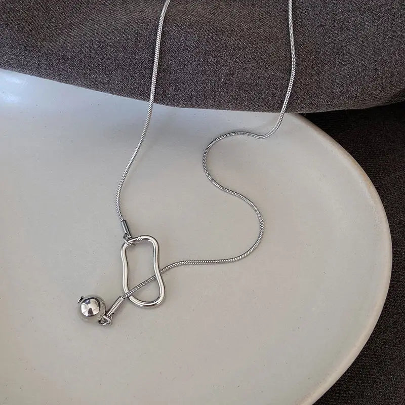 Collier Long Chaîne Pendentif Géométrique Ajouré - Bijou Femme Tendance