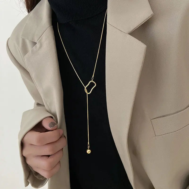 Collier Long Chaîne Pendentif Géométrique Ajouré - Bijou Femme Tendance