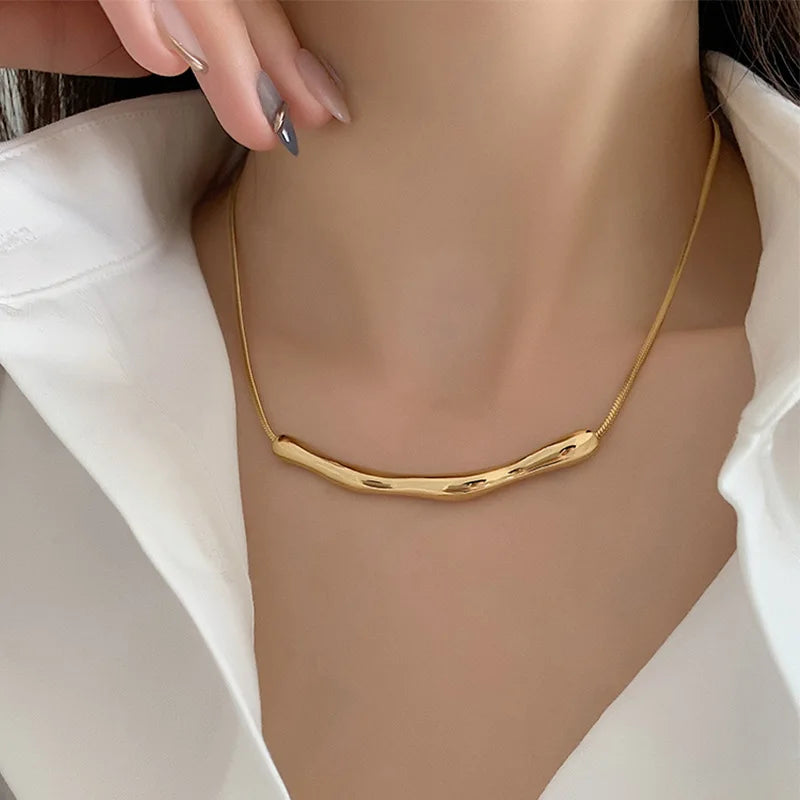 Collier Femme Court Chaîne Clavicule Acier Inoxydable Doré - Bijou Femme Minimaliste