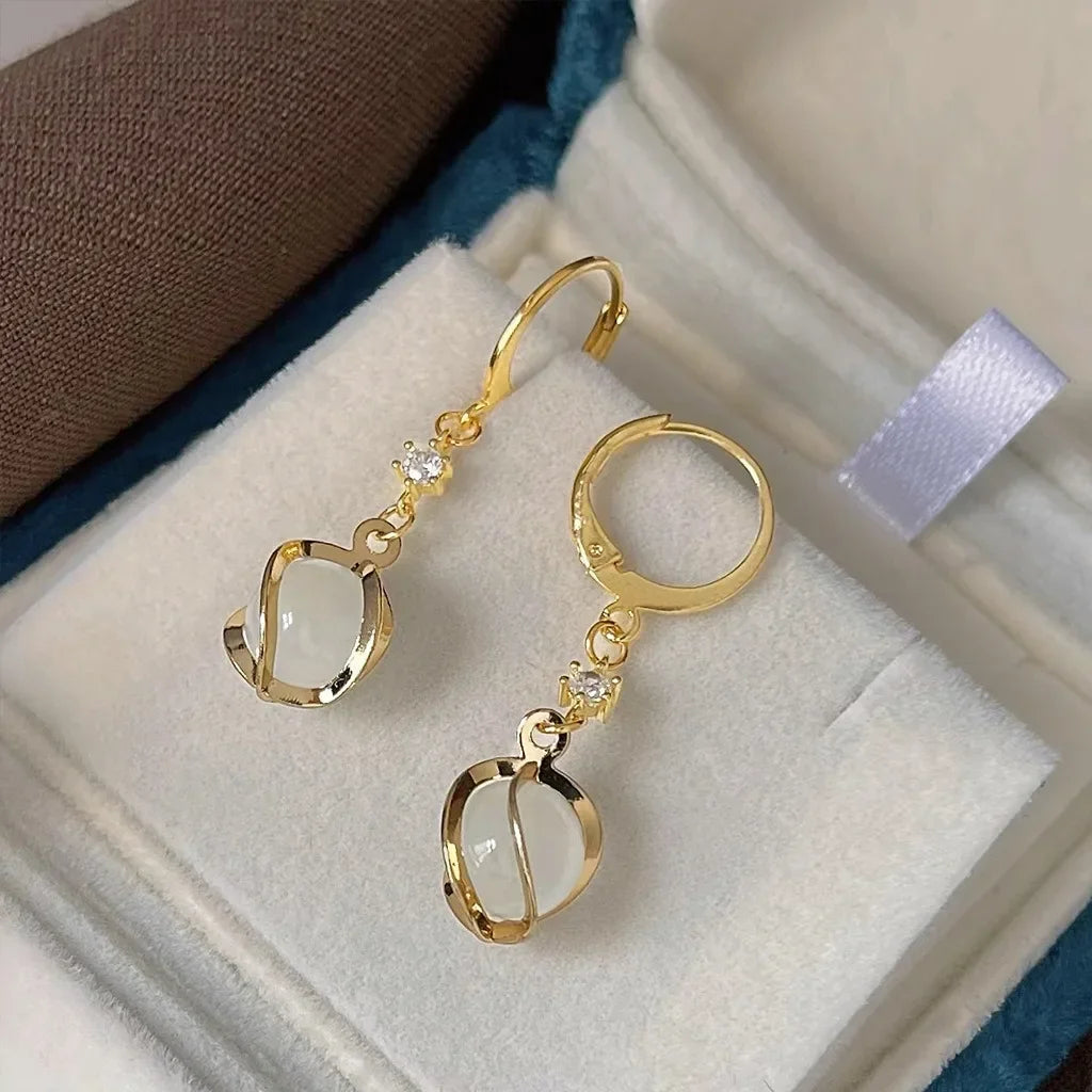 Boucles d'Oreilles Femmes Pendantes Vintage Dorées Goutte d'Eau - Bijou Femme Tendance