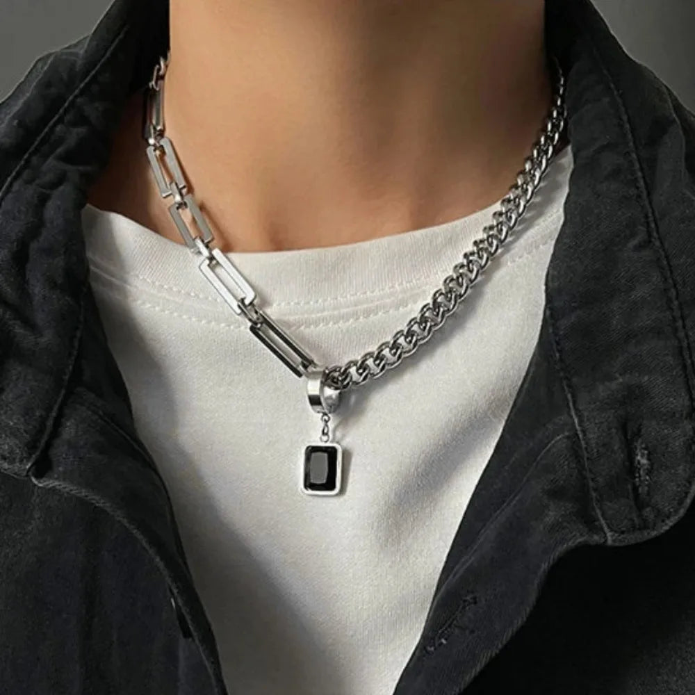 Collier Homme Tendance Pendentif Carré Noir - Chaîne Acier Inoxydable Asymétrique