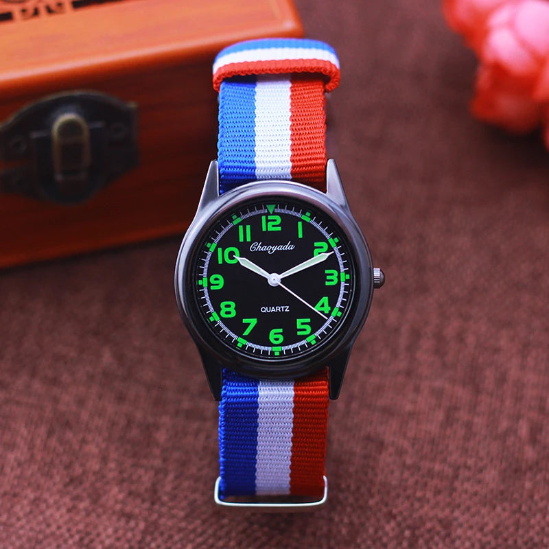 MOONBIFFY - Montre Chaoyada Toile Rayée Colorée - Cadran Fluorescent - Unisexe Enfant - Étanche 3 ATM