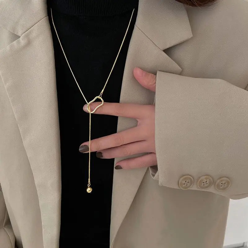Collier Long Chaîne Pendentif Géométrique Ajouré - Bijou Femme Tendance