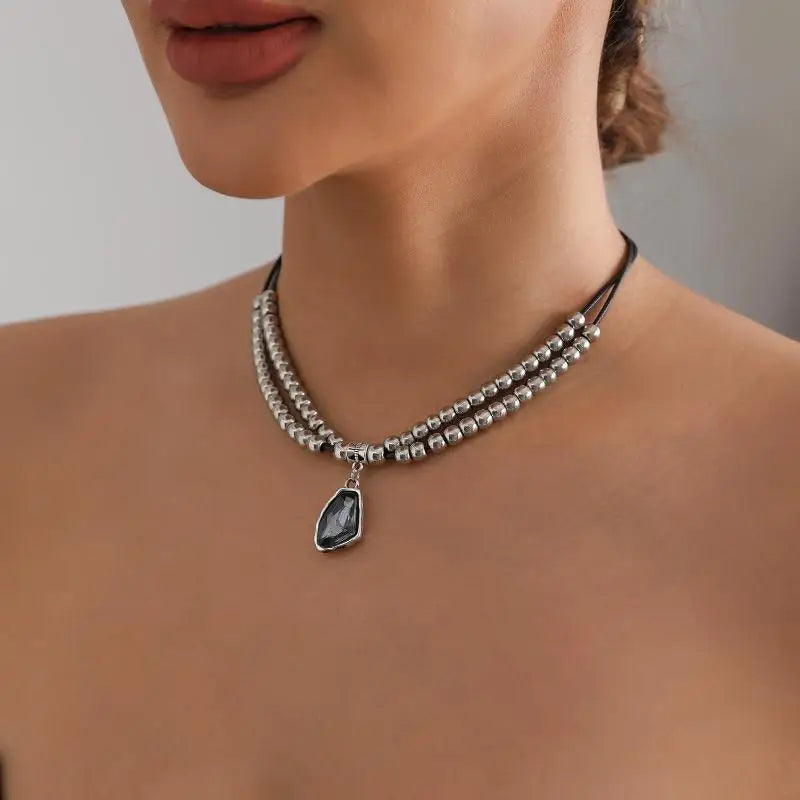 Nouveau Collier Ras-de-Cou à Double Rang de Perles Irrégulières - Cristal Gris Chaîne Métal