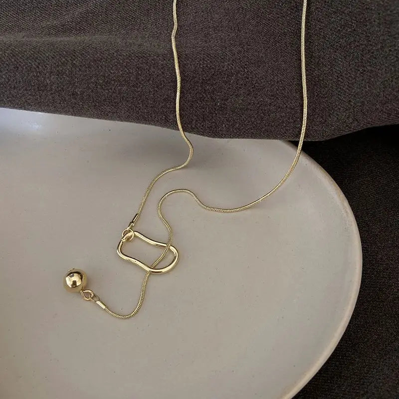 Collier Long Chaîne Pendentif Géométrique Ajouré - Bijou Femme Tendance