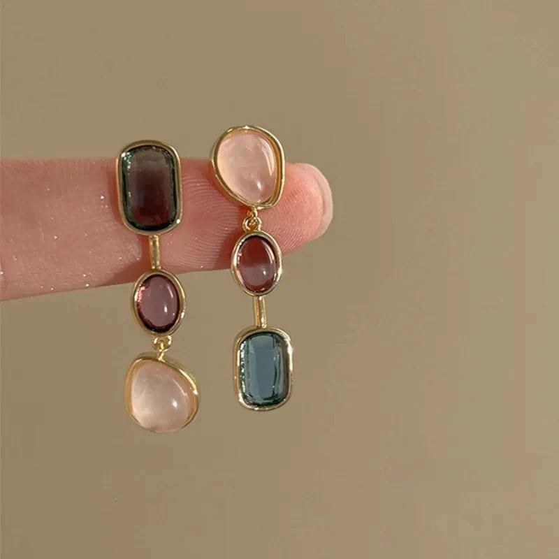 Boucles d'Oreilles Femmes Pendantes Asymétriques Résine Colorée - Bijou Femme Rétro
