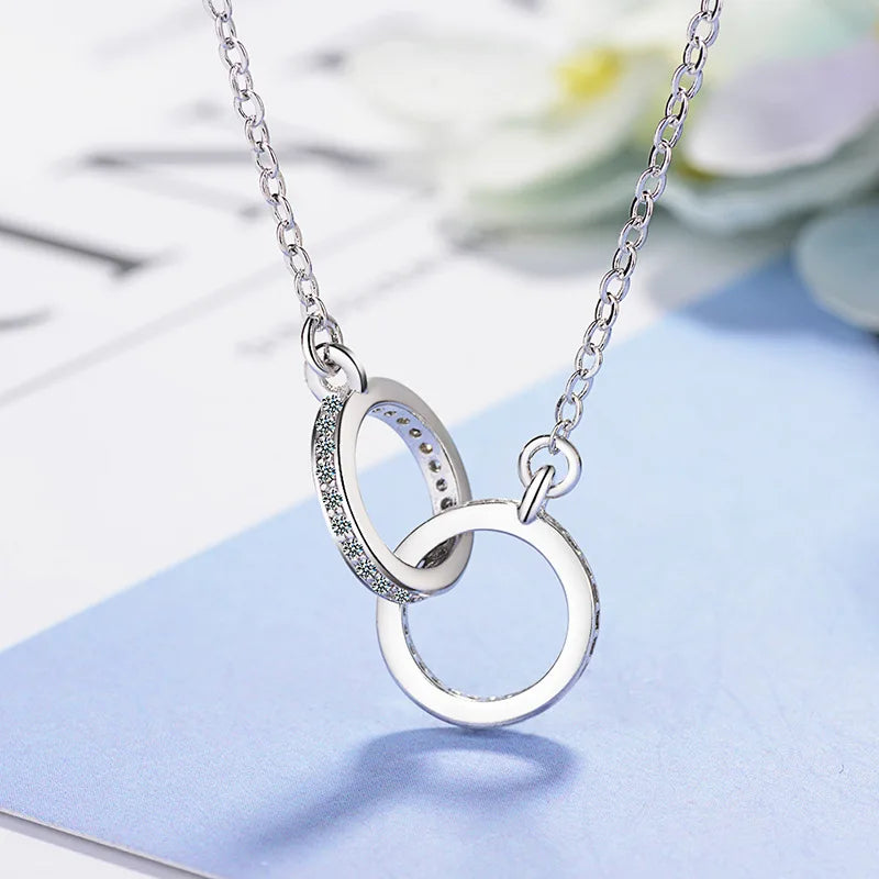 Collier Pendentif Cercles Reliés Classique - Micro-Cristaux Brillants Deux Anneaux Femme